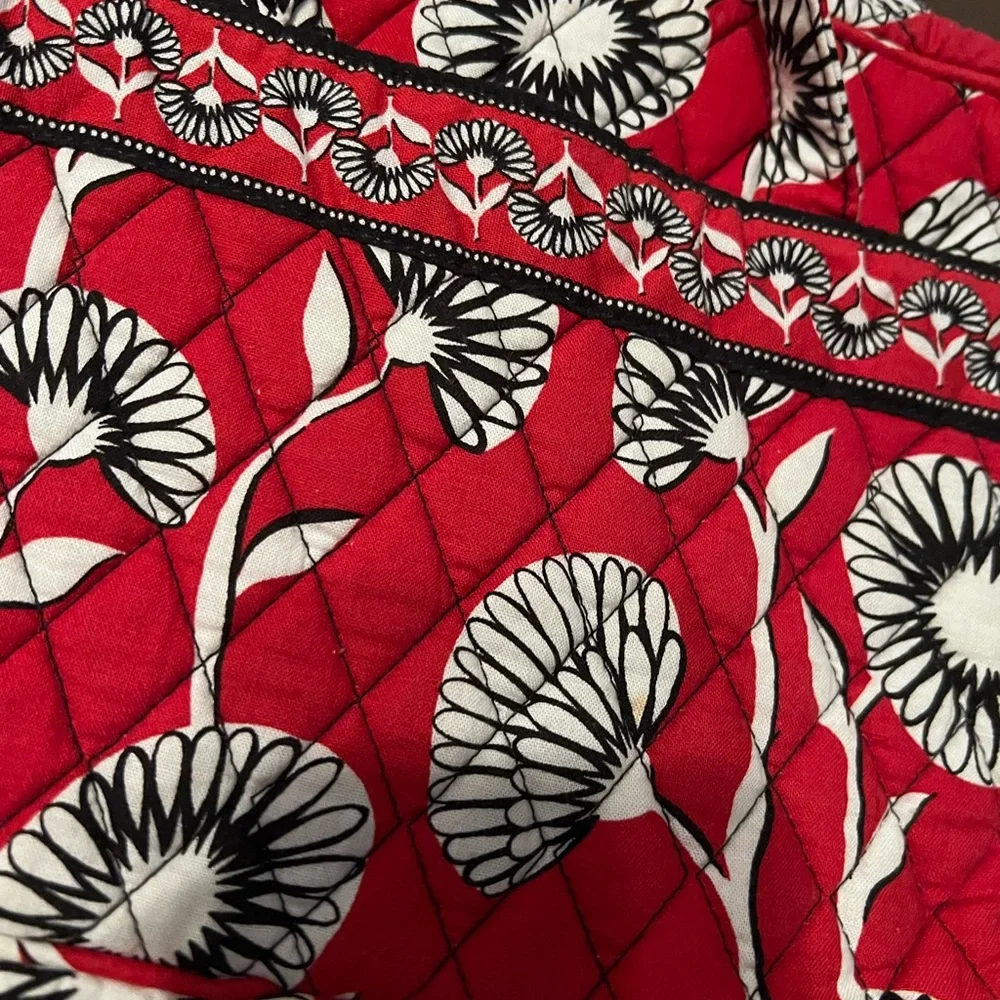VERA BRADLEY Floral Travel Case Cosmetic Bag   Like New  Herringbone Interior